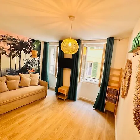 De Nana 2 - T2 Hypercentre, Rue Meynadier, Palais & Plage, Clim, Wifi Apartment