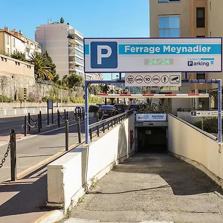 De Nana 2 - T2 Hypercentre, Rue Meynadier, Palais & Plage, Clim, Wifi Apartment